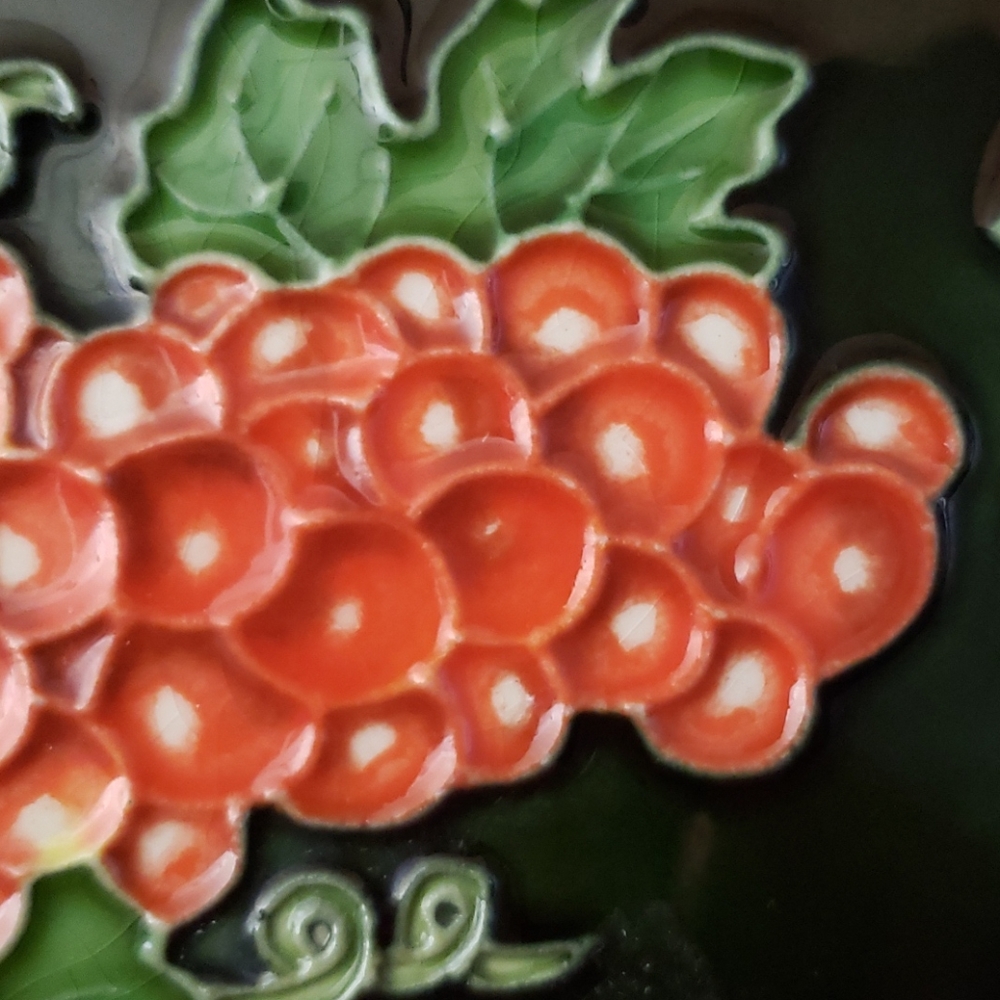Colorful Grape Trivet. - Picture 6 of 7